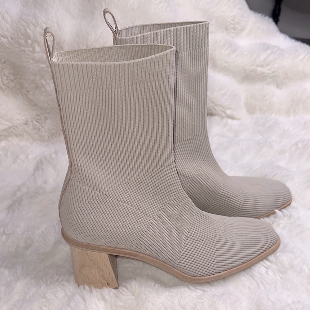 Dolce Vita Women's Alaya Fashion Boot, Sand Knit, 7.5